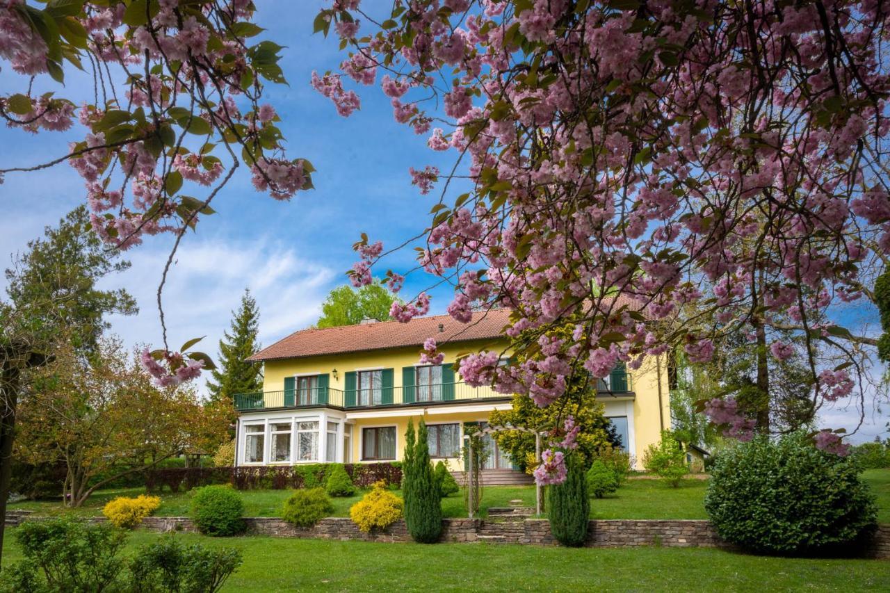 Landhaus Zu Kuerenberg Bergham Exteriér fotografie